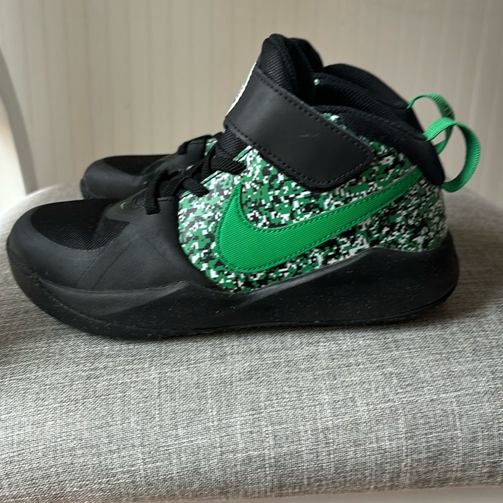 Boys gently worn size 1 Nike high tops